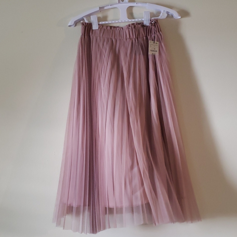 pink skirt